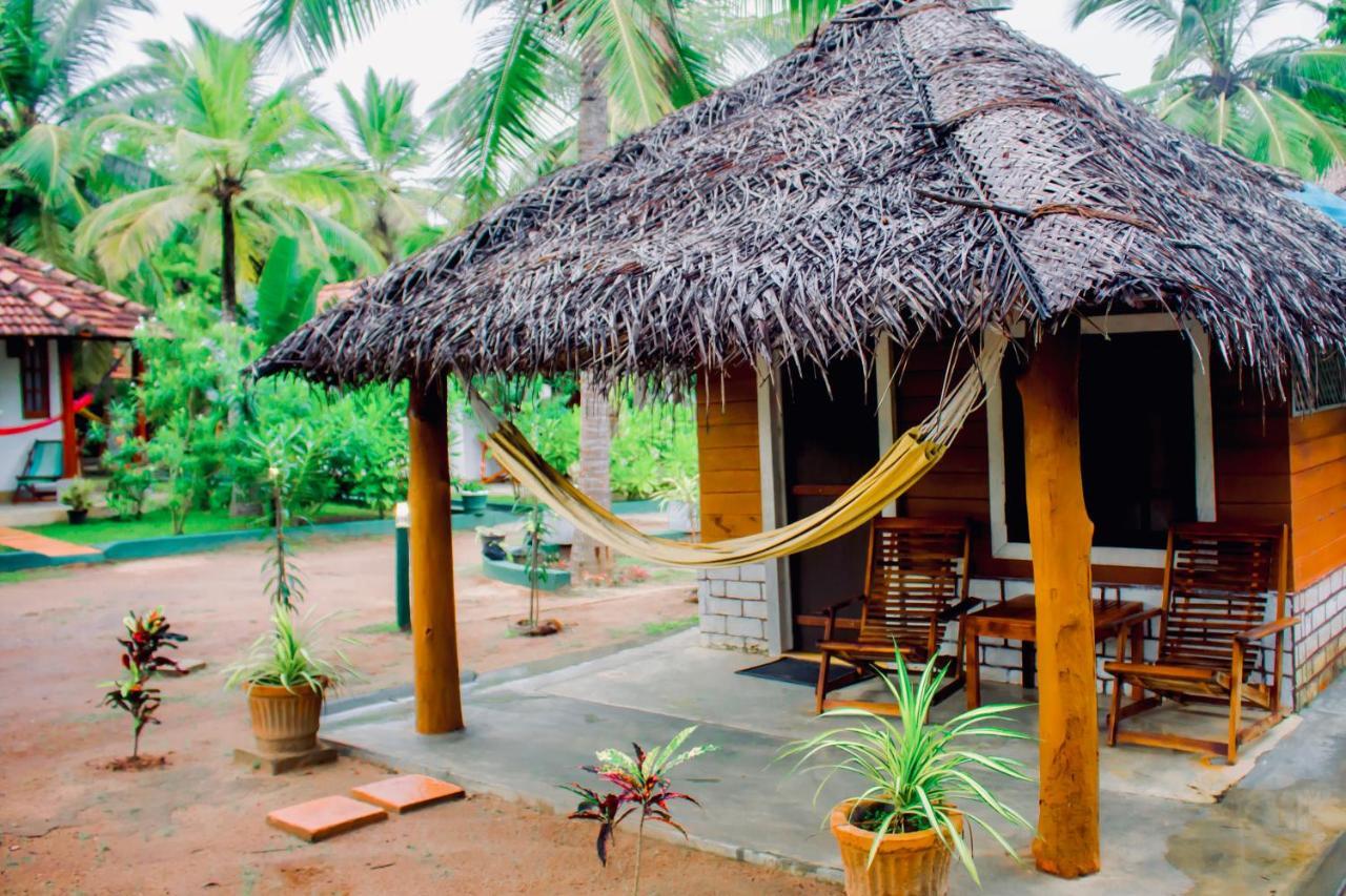 Star Light Cabanas & Restaurant Тангалла Экстерьер фото