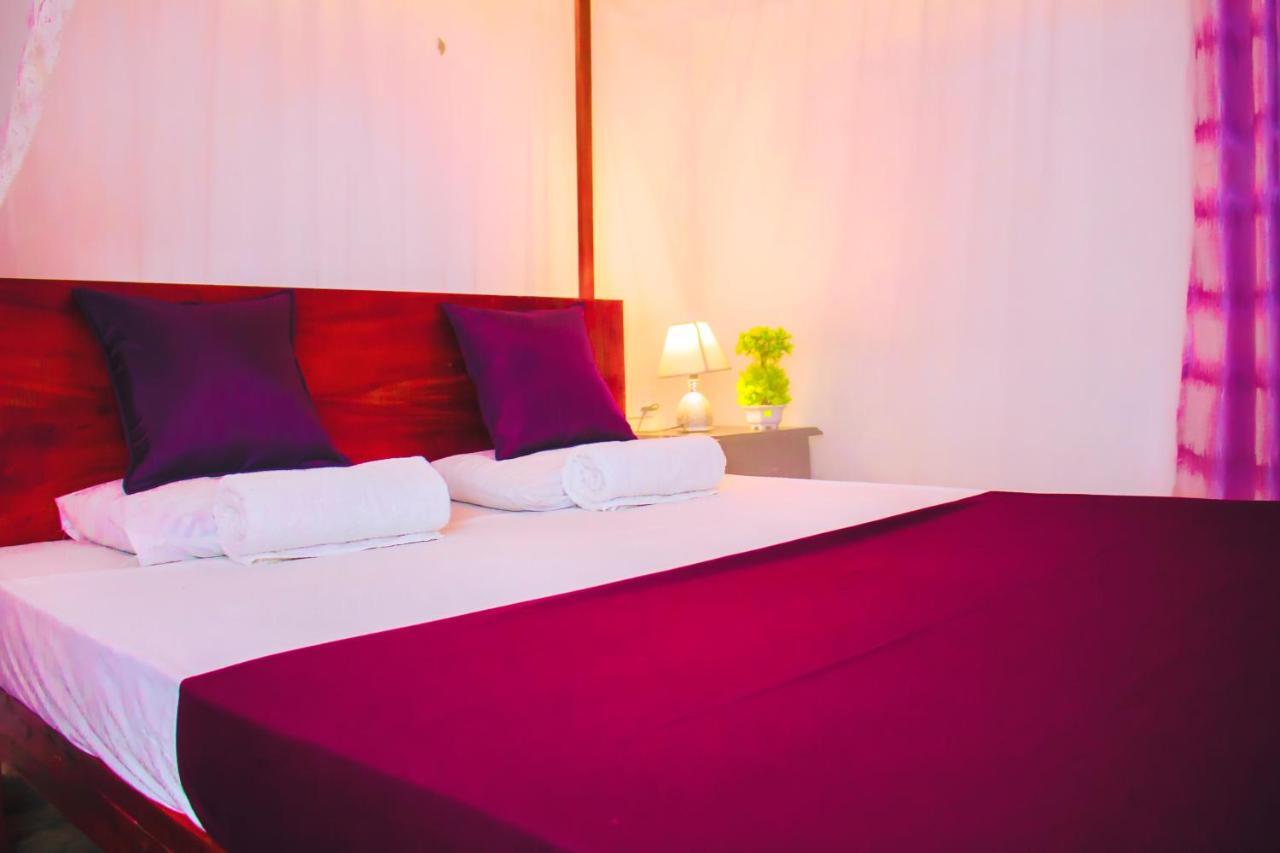 Star Light Cabanas & Restaurant Тангалла Экстерьер фото