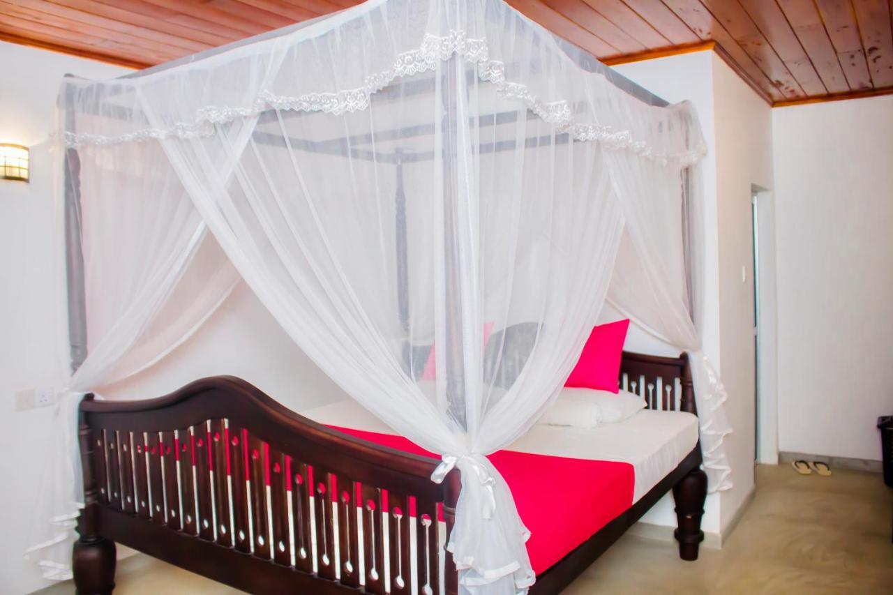 Star Light Cabanas & Restaurant Тангалла Экстерьер фото