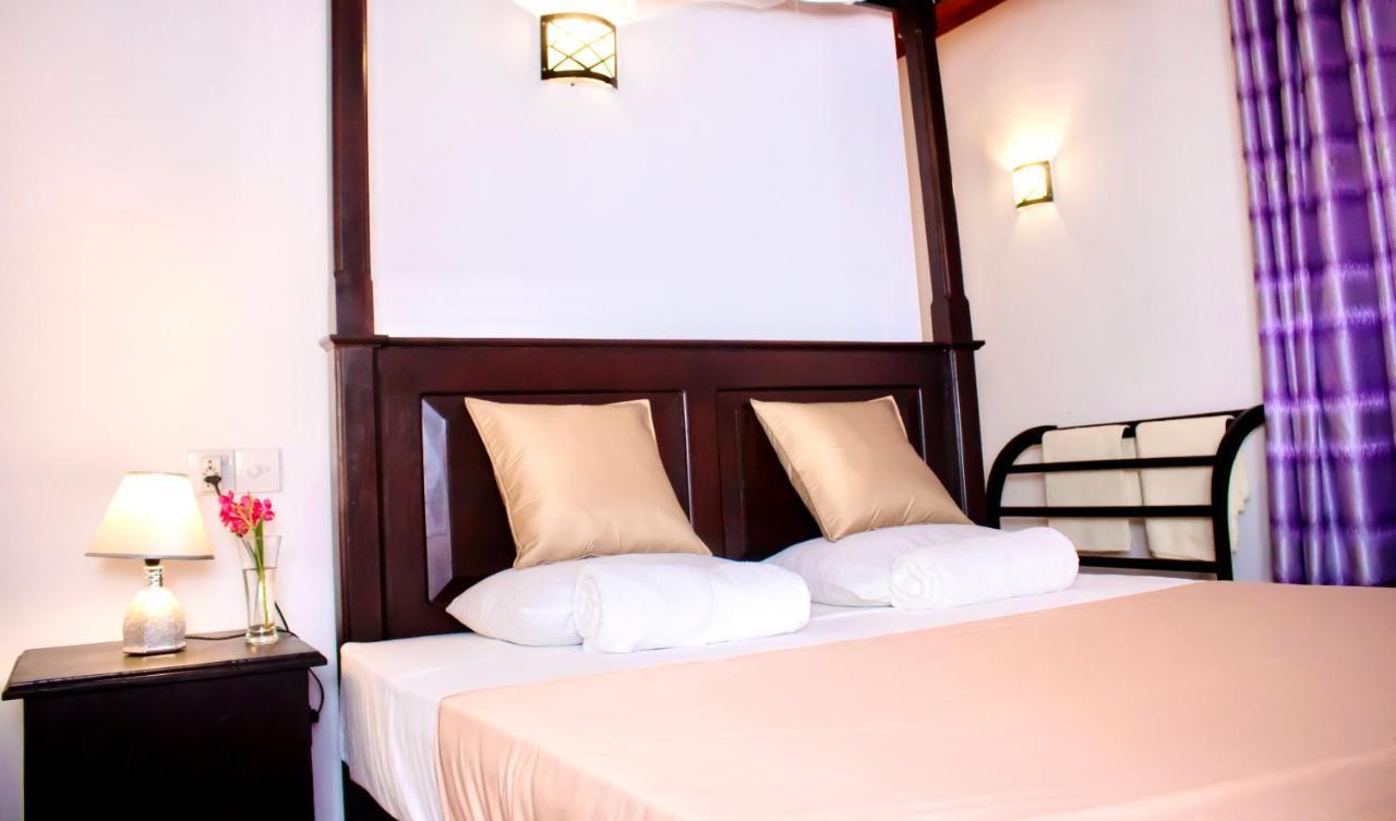 Star Light Cabanas & Restaurant Тангалла Экстерьер фото