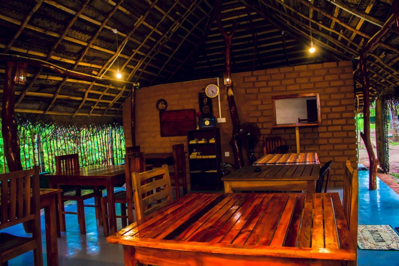 Star Light Cabanas & Restaurant Тангалла Экстерьер фото
